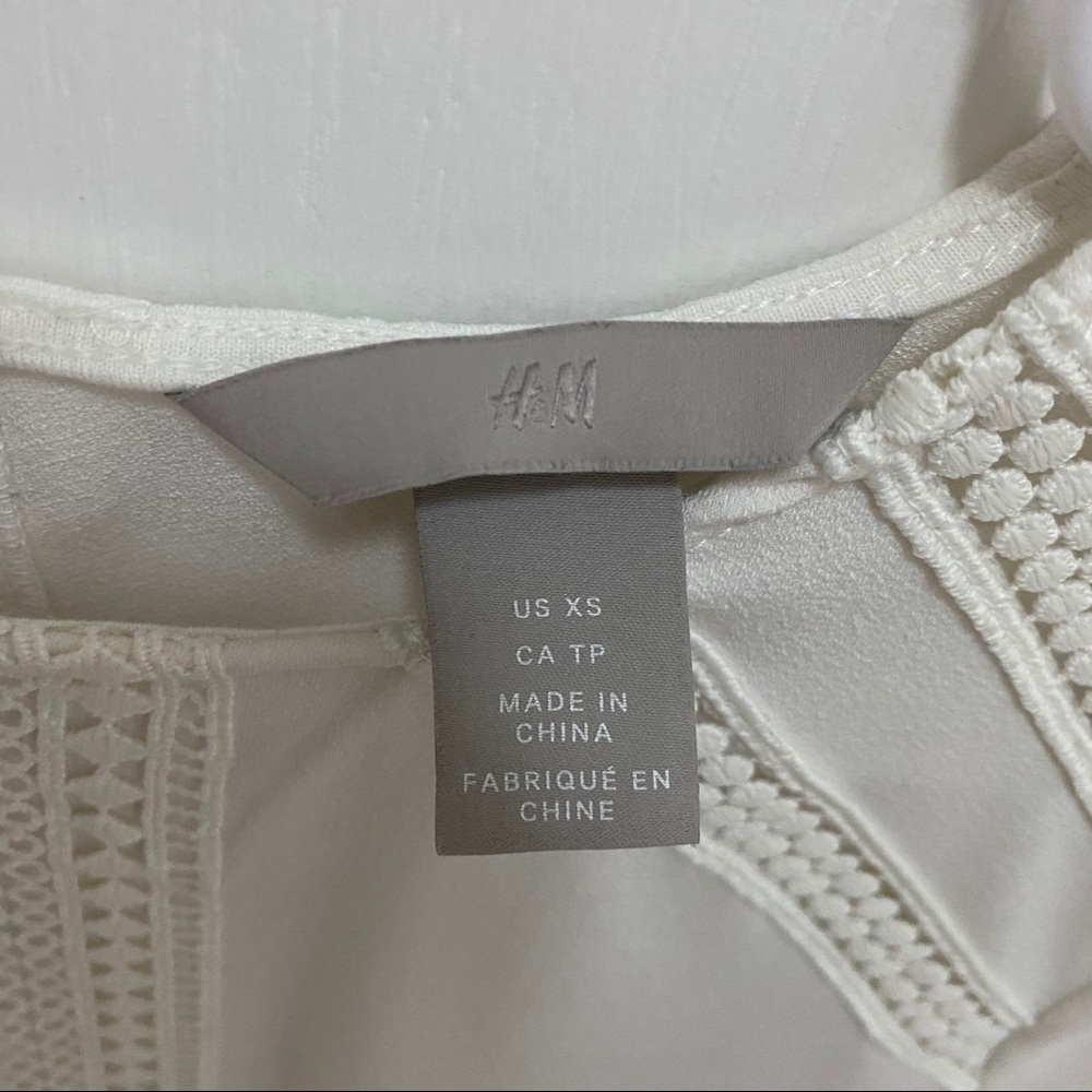 White blouse - Picture 2 of 3